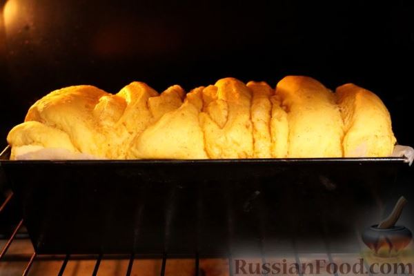 Тыквенный хлеб-гармошка с сахаром и корицей