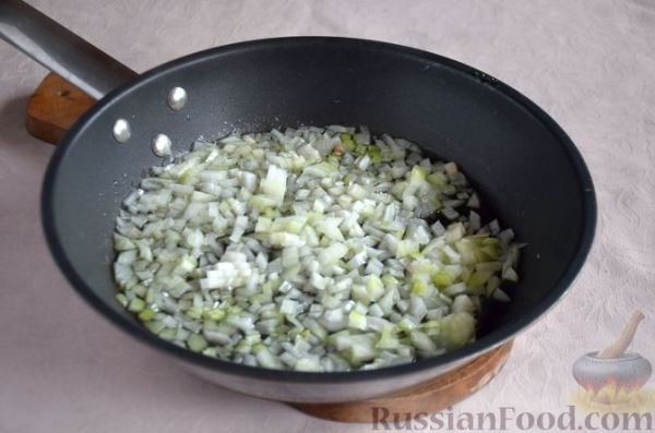 Рис с курицей, грибами и сливками (на сковороде)