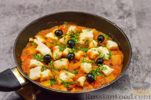 Овощное рагу с рыбой и маслинами (в сковороде)